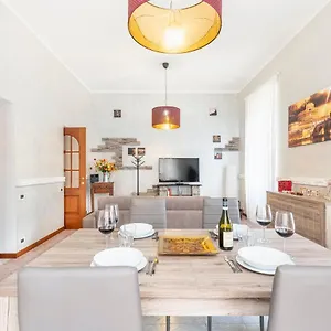 Apartament Hostly - Domus Happya - Dream In The Appia Antica Park, Rzym