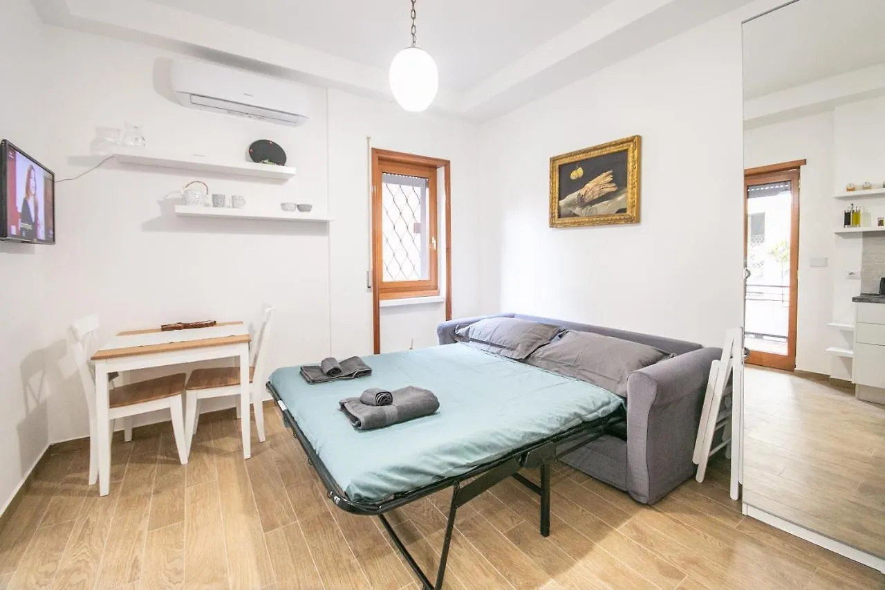 Apartment Ferienwohnung The Voice Of The Moon Rom Italien